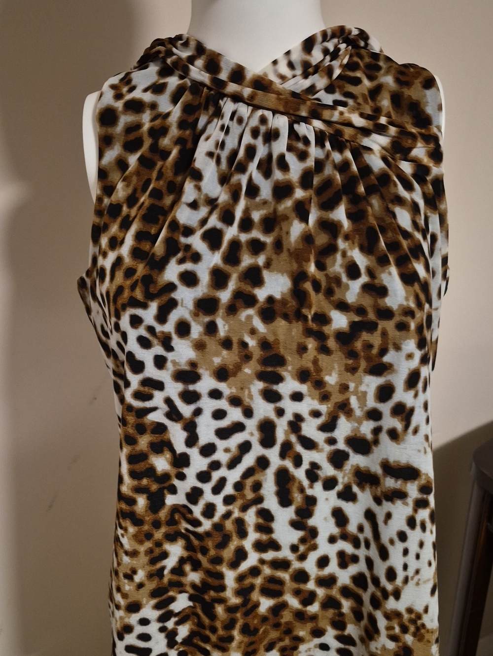Worthington. Sleeveless Lined Turtle Neck Blouse